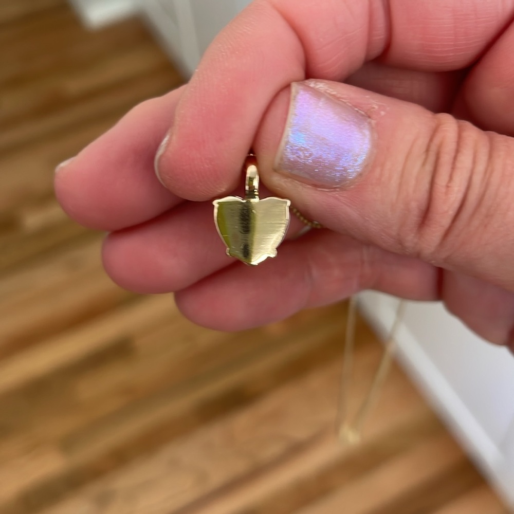 Mother of Pearl Heart Pendant Necklace - Picture 4 of 5